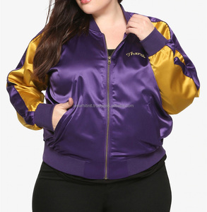 Chaqueta Varsity Unisex Personalizada al por Mayor 2025, 100% Poliéster Satinado, Diseño de Parches con Estampado por Sublimación, Cierre Frontal - Product Image 1