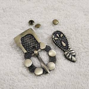 Ceinture médiévale en cuir véritable avec laiton pour boucle et extrémité articulée Modèle en cuivre clouté TT-7384 ABL - Product Image 6