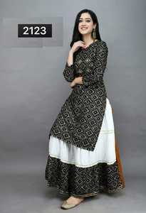 ชุดเดรสยาวอนาร์กาลีลายดอกไม้พิมพ์มือแบบคลาสสิกพร้อมเสื้อคุर्ติแขนยาวสำหรับผู้หญิง - Product Image 6