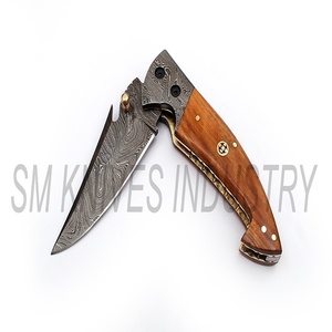 Couteau damas pliant manche en bois, personnalisé fait à la main, belle serrure du revêtement, motif de torsion (smk1239) - Product Image 5