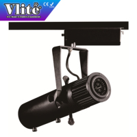 Mini projecteurs LED Fresnel 25W à zoom, éclairage de profil, refroidissement sans ventilateur, CRI 90 élevé, télécommande 2.4G, indice de protection IP20 pour hôtel