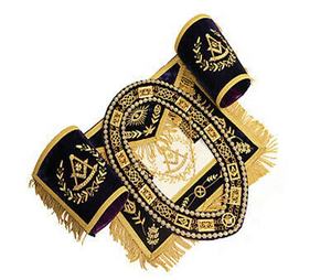 Tablier maçonnique grand passé maître 100% peau d'agneau avec chaîne collier poignets maçonnique brodé à la main tablier en fil de métal doré - Product Image 1