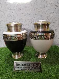 Brassworld India's Black and White Grabado Adulto Urna Creamtion Suministros funerarios Estilo americano Metal Latón Adulto Urna - Product Image 4