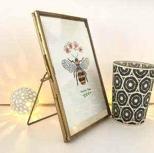 Elegante Metal decorativo regalo de boda oro sombra latón cobre colgante marco de fotos al por mayor marcos de fotos de vidrio para decoración del hogar - Product Image 2