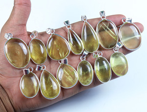 Venta al por mayor lote de estilo bohemio plateado limón cuarzo colgante natural para niños hecho de latón - Product Image 3