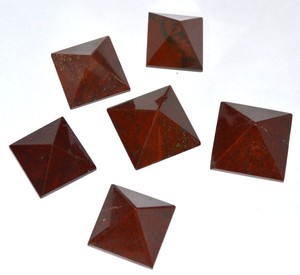 Vente en gros pyramide d'énergie de jaspe rouge fengshui cristal de guérison jaspe rouge pyramides de pierres précieuses reiki pierre de guérison artisanat - Product Image 1