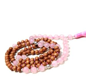 Cuentas de madera de cristal de cuarzo rosa para mujer, collar hecho a mano con cuentas de corazón de Chakra para artista indio, 108 - Product Image 2