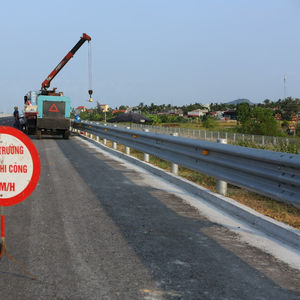 Clôture de faisceau lumineux ultralégère, garde-corps pour autoroute - Product Image 1