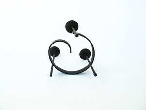 Dernier bougeoir à 3 bras avec finition noire, parfait pour un décor de table élégant et un éclairage élégant - Product Image 5