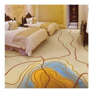 Prezzo a buon mercato di colore chiaro della parete a parete tappeto di velluto macchina trapuntata hotel tappeto moderno disegno stampato tappeto