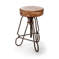 Nouveaux tabourets de bar AKKU ART en cuir véritable brun rouillé, style industriel antique, pieds papillon, pour hôtels et bars commerciaux.