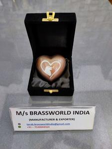 Aluminio Perro Mariposa Mascota Corazón Recuerdo Cremación Urna Suministros funerarios para adultos por Brassworld India - Product Image 3