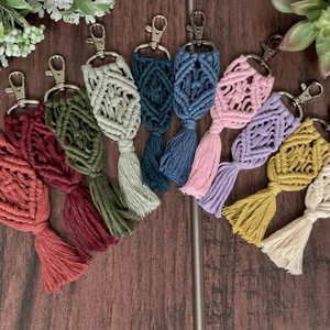 Llaveros de Macramé Hechos a Mano - Product Image 1