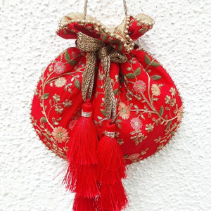 2022 rouge Resham autruche motif velours de soie élégant Zari broderie Potli sac Latcan pour les fêtes et les mariages - Product Image 1