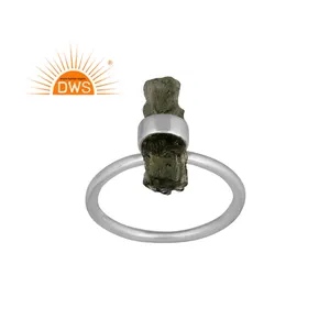 Hecho a mano 925 plata esterlina fina Natural moldavita áspera piedra preciosa anillo apilable fabricante de joyas - Product Image 1