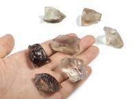 Vente en gros de pierres brutes naturelles Alfazal Agate Smoky Quartz, pierres précieuses, cristaux de guérison, minéraux de quartz irréguliers, cristaux de Reiki sculptés