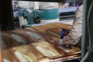 Chapa de melamina de madera contrachapada con película vietnamita de 18mm de alta calidad, mejor precio, construcción moderna, negro/marrón E0 para uso en hoteles - Product Image 5