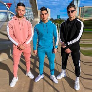 Vente de gros Ensemble de survêtements unisexe personnalisés en molleton brodé solide pour l'hiver - Product Image 1