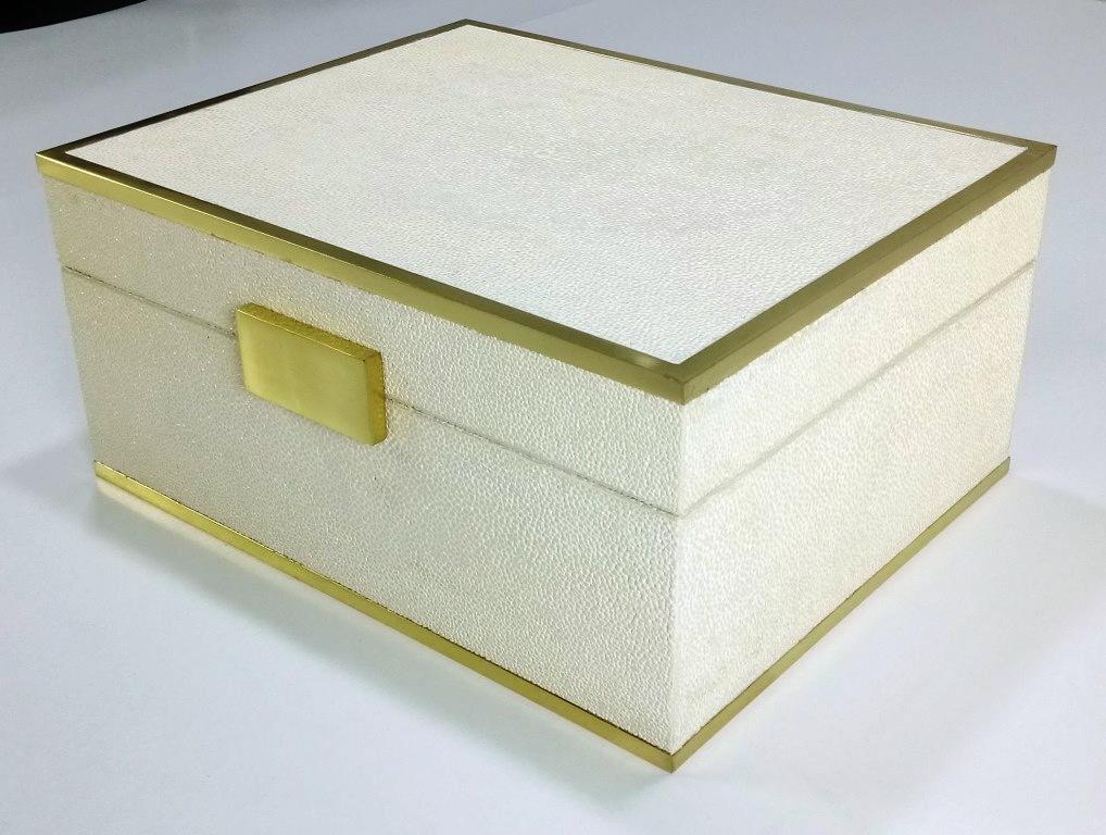 Charcoal, White, Light Grey, Turquious