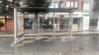 Abri de bus en tôle galvanisée de haute qualité au design moderne, durable, avec boîte lumineuse LED rectangulaire, publicité extérieure, marque PARYA, ISO