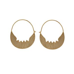 Nouvelle collection de boucles d'oreilles pour femmes, paires de bijoux géométriques fini mat plaqué or, cadeau de style cerceau, vente en gros - Product Image 1