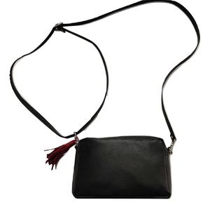 Bandolera de cuero genuino para mujer Estilo de patrón de caramelo con borla y decoración bordada - Product Image 3