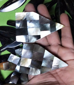 Colgante de moda italiana con incrustaciones de perlas negras de calidad de exportación, colgante con incrustaciones de mopa para mujer, colgante de nuevo diseño, venta al por mayor - Product Image 1