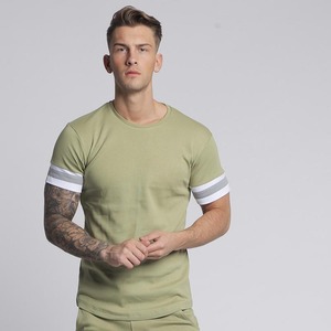 ฤดูร้อนที่กำหนดเองชุดเสื้อยืดและกางเกงขาสั้นผู้ชายวอร์มชุดคู่ที่มีโลโก้ของคุณเอง - Product Image 3