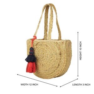 Sacs à main écologiques demi-lune en jute faits à la main avec pompon coloré et fermeture ouverte à deux poignées - Product Image 4