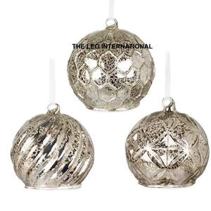 Ensemble de 3 boules de Noël en aluminium plaqué argent de forme ronde en métal de style fantaisie Vente à chaud Boules de Noël de la plus haute qualité - Product Image 1