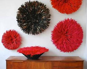 Juju hat en plumes de bordeaux coiffe murale en verre Art déco pour décoration de maison ou de bureau - Product Image 3