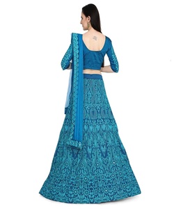 Designer le plus tendance coloré brodé travail manuel Lehenga Choli Blouse traditionnel personnalisé indien pakistanais vêtements en gros - Product Image 3