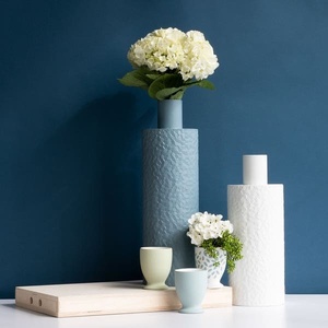 Vase à base blanche en céramique fantaisie de haute qualité fabriqué à la main nouveau vase à fleurs de style tendance - Product Image 2