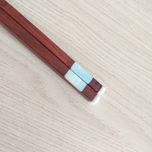 Palillos de madera con cabezas de concha de perla madre - Product Image 6