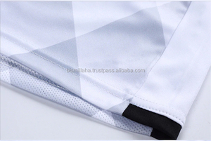 Ensembles d'uniformes de football imprimés par sublimation en gros, personnalisables avec le nom de l'équipe, manches courtes, respirants, 100 % polyester, blanc - Product Image 4