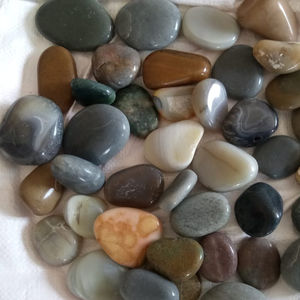 Adoquines y Guijarros de Piedra Natural de Alta Calidad de 15-30 mm, Diseño Moderno, Excelente Pulido para Decoración de Hoteles con Garantía de Más de 5 Años - Product Image 3