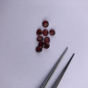 2.5 มม.หินโกเมนสีแดงธรรมชาติเหลี่ยมเพชรพลอยกลมตัดปรับเทียบราคาขายส่งผู้ผลิตอัญมณีกึ่งมีค่า Closeout ข้อเสนอ - Product Image 2