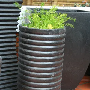 Tall coluna terrazzo planters-ternavzo potes redondos em preto