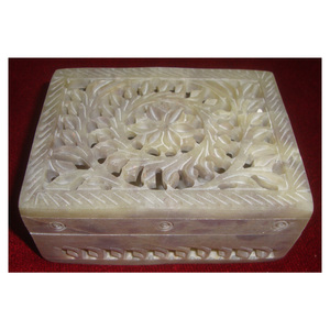 Belle Main Sculpture de pierre de Savon Soigner Boîte - Product Image 1