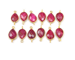 Conector de bisel de piedras preciosas de doble fianza de rubí teñido Hermosa forma de pera Latón chapado en oro facetado para la fabricación de joyas - Product Image 4