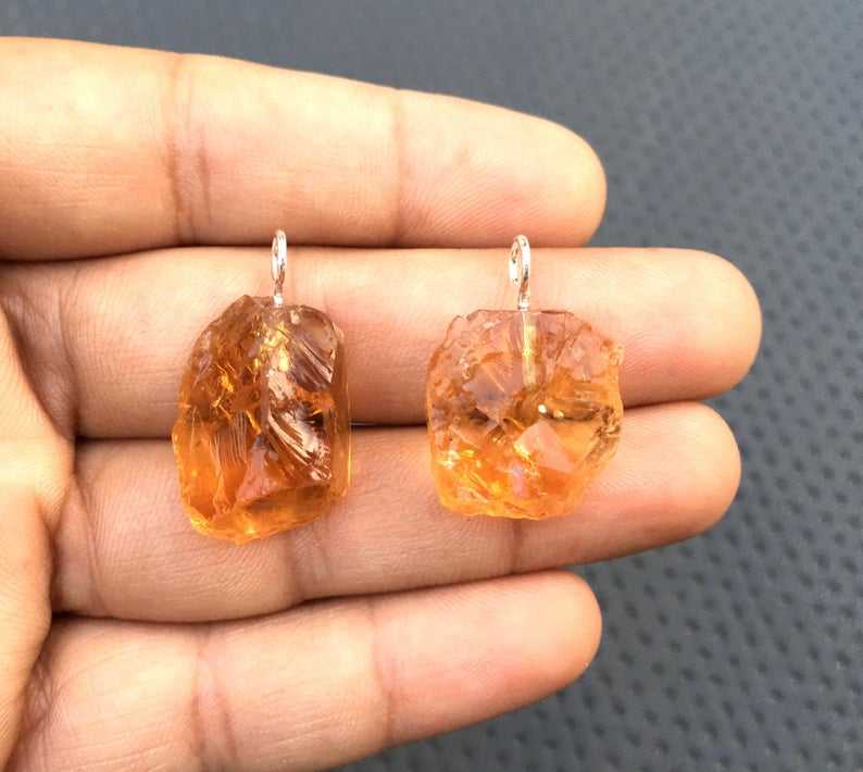 สีเหลือง