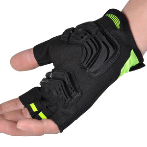 Gants de cyclisme avec logo personnalisé les plus tendances Gants de sport à motif imprimé de marque privée de haute qualité à bas prix Offre Spéciale votre propre style - Product Image 5