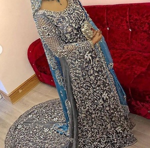 Robe de trail de luxe longue parole pour mariage et occasion spéciale - Product Image 2