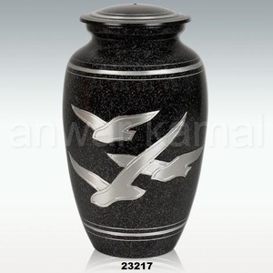 Grande urne multicolore pour cendres humaines Urnes de crémation en laiton noir gravé d'oiseau argenté pour cendres humaines - Product Image 1