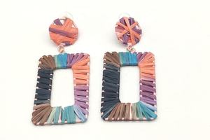 Pendientes de rafia con tejido de hilo para mujer, pendientes de rafia teñidos en el espacio - Product Image 4