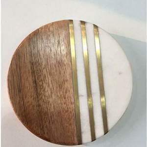Posavasos de mármol blanco con madera de acacia para sus bebidas Bebidas Bar vasos Posavasos de mármol y madera a la venta - Product Image 5