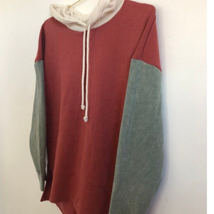 เสื้อฮู้ดผู้ชายคุณภาพสูง ผ้าฝ้ายฟลีซ 100% สำหรับฤดูหนาว ปักลายเรียบๆ  โลโก้แบบกำหนดเอง ดีไซน์สีบล็อก ระบายอากาศได้ดี - Product Image 5