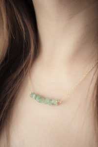 Cadena de Eslabones de Plata de Ley 92.5 Chapada en Oro, 16 Pulgadas de Largo, Hecha a Mano con Piedras Preciosas de Aventurina Verde Natural Sin Tratar - Product Image 2