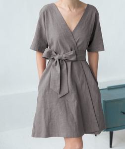 Robe d'été formelle en lin à col en V, coupe trapèze, manches courtes, avec ceinture, couleur unie, respirante, coupe décontractée, en coton brodé - Product Image 3