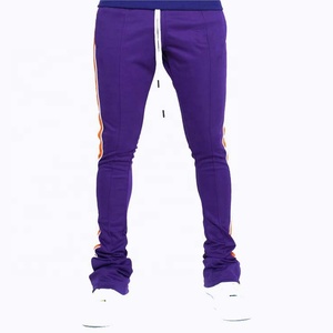 Pantalon de jogging unisexe en molleton de coton sur mesure, taille mi-haute, devant plissé, fermeture à cordon de serrage, coupe classique évasée et effet froissé - Product Image 1